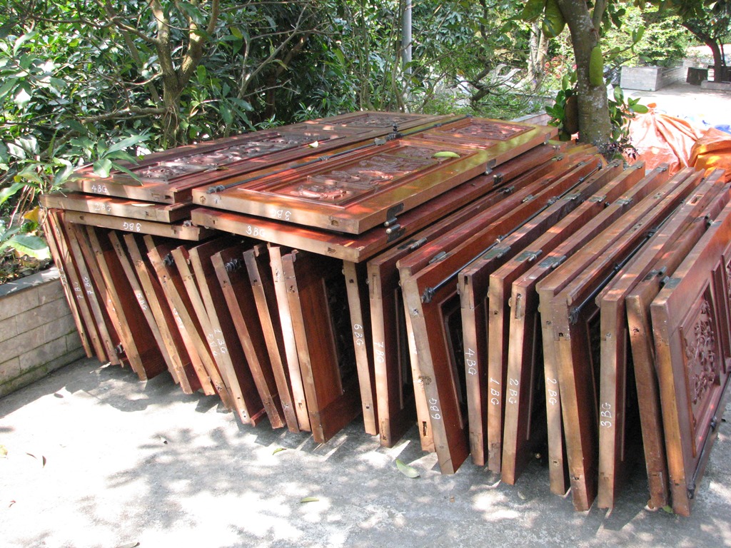 Muadodiencu hỗ trợ thu mua cửa gỗ với giá cao